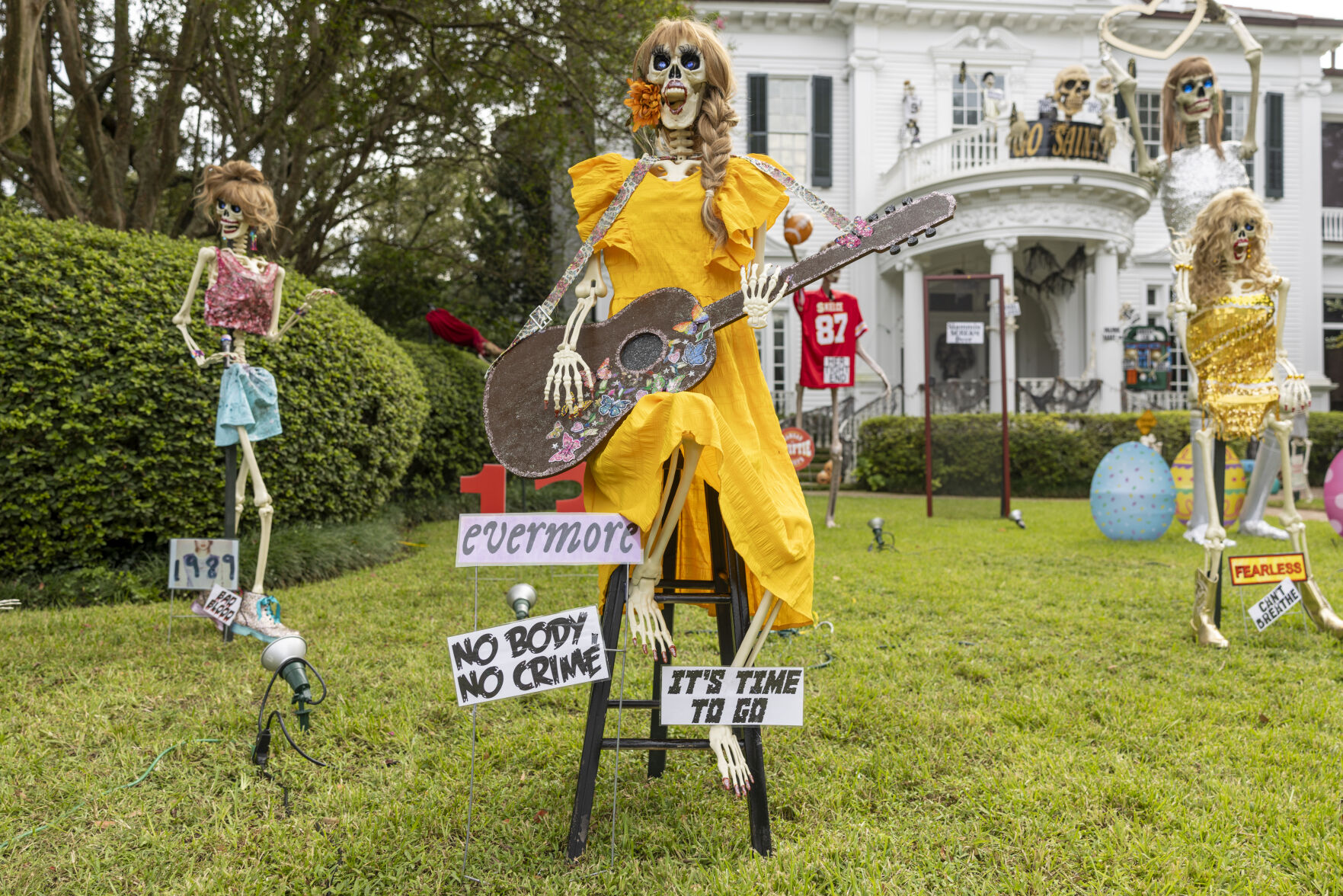 NO.skeletons.adv_428.JPG